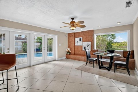 House in Maitland, Florida 4 bedrooms, 278.71 sq.m. № 2150973 - photo 19