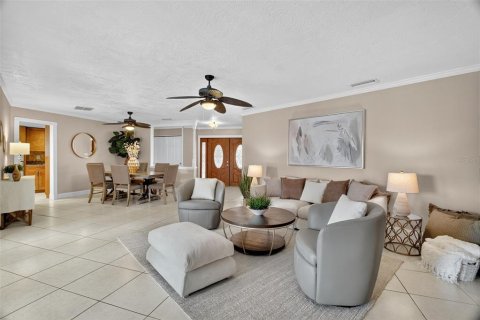 House in Maitland, Florida 4 bedrooms, 278.71 sq.m. № 2150973 - photo 4