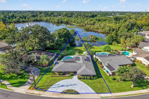 House in Maitland, Florida 4 bedrooms, 278.71 sq.m. № 2150973