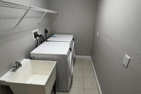 Copropriété à louer à Coral Springs, Floride: 3 chambres, 146.79 m2 № 2087798 - photo 11
