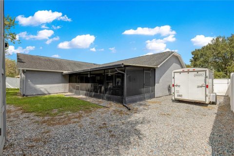 Villa ou maison à vendre à Deltona, Floride: 4 chambres, 176.24 m2 № 2423828 - photo 13