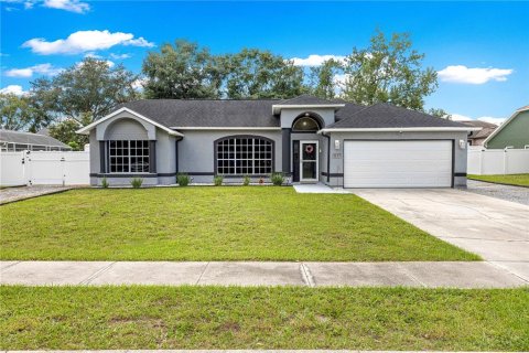 Villa ou maison à vendre à Deltona, Floride: 4 chambres, 176.24 m2 № 2423828 - photo 2