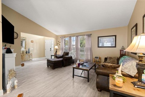 Villa ou maison à vendre à Deltona, Floride: 4 chambres, 176.24 m2 № 2423828 - photo 21