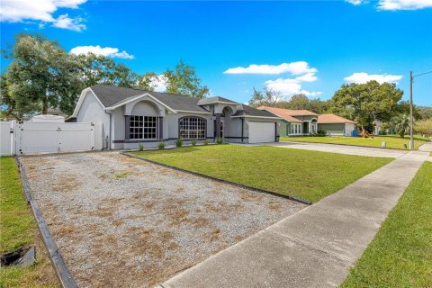 Villa ou maison à vendre à Deltona, Floride: 4 chambres, 176.24 m2 № 2423828 - photo 4