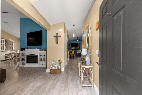 Villa ou maison à vendre à Deltona, Floride: 4 chambres, 176.24 m2 № 2423828 - photo 17