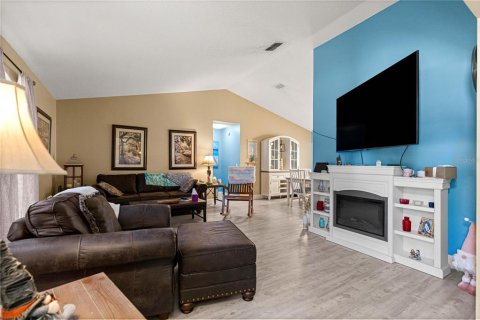Villa ou maison à vendre à Deltona, Floride: 4 chambres, 176.24 m2 № 2423828 - photo 20