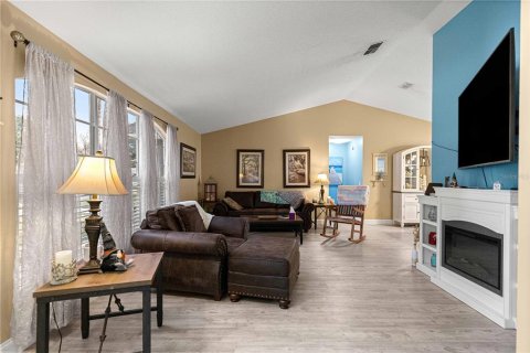 Villa ou maison à vendre à Deltona, Floride: 4 chambres, 176.24 m2 № 2423828 - photo 19