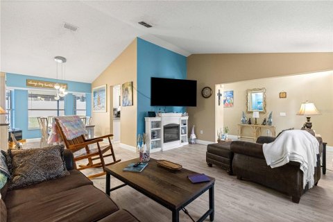 Villa ou maison à vendre à Deltona, Floride: 4 chambres, 176.24 m2 № 2423828 - photo 22