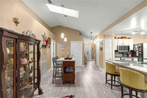 Villa ou maison à vendre à Deltona, Floride: 4 chambres, 176.24 m2 № 2423828 - photo 30