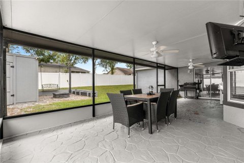 Villa ou maison à vendre à Deltona, Floride: 4 chambres, 176.24 m2 № 2423828 - photo 14