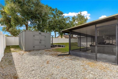 Villa ou maison à vendre à Deltona, Floride: 4 chambres, 176.24 m2 № 2423828 - photo 12