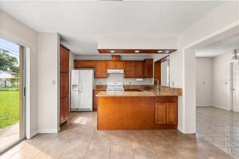 Casa en venta en Orlando, Florida, 3 dormitorios, 124.02 m2 № 1907824 - foto 9