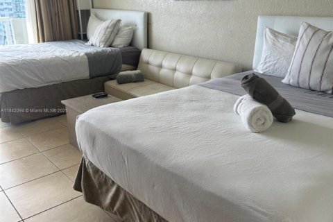 Купить кондоминиум в Санни-Айлс-Бич, Флорида 33.44м2, № 1940148 - фото 8