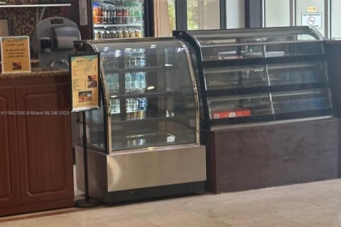 Купить кондоминиум в Санни-Айлс-Бич, Флорида 33.44м2, № 1940148 - фото 13