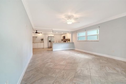 Copropriété à vendre à Sarasota, Floride: 2 chambres, 118.08 m2 № 2133690 - photo 18