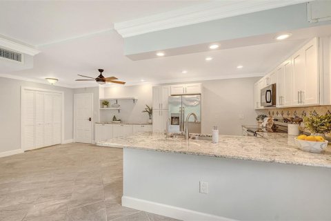 Copropriété à vendre à Sarasota, Floride: 2 chambres, 118.08 m2 № 2133690 - photo 21