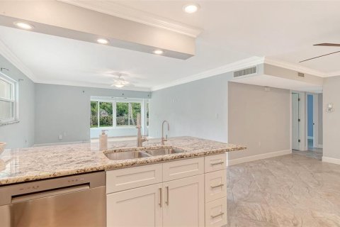 Copropriété à vendre à Sarasota, Floride: 2 chambres, 118.08 m2 № 2133690 - photo 24