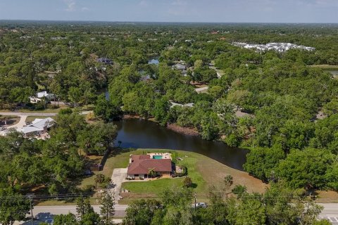 Купить виллу или дом в Сарасота, Флорида 9 комнат, 165.55м2, № 2142604 - фото 2