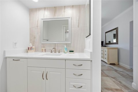 Copropriété à vendre à Sarasota, Floride: 2 chambres, 107.4 m2 № 2314656 - photo 30