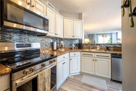 Снять в аренду кондоминиум в Веллингтон, Флорида 3 спальни, 151.71м2, № 1926945 - фото 9