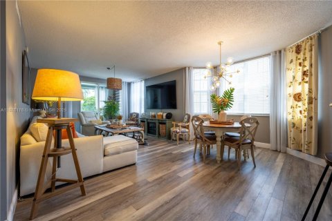 Снять в аренду кондоминиум в Веллингтон, Флорида 3 спальни, 151.71м2, № 1926945 - фото 4