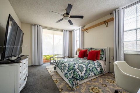 Снять в аренду кондоминиум в Веллингтон, Флорида 3 спальни, 151.71м2, № 1926945 - фото 16