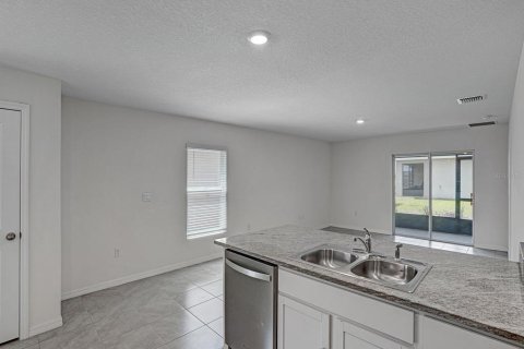 Villa ou maison à vendre à Wimauma, Floride: 3 chambres, 140.84 m2 № 2223228 - photo 12