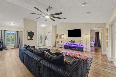 Villa ou maison à vendre à Spring Hill, Floride: 2 chambres, 162.58 m2 № 2398394 - photo 6
