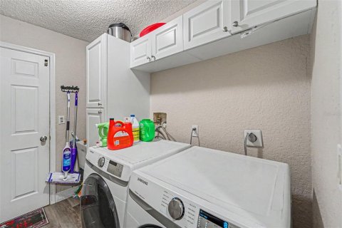 Villa ou maison à vendre à Spring Hill, Floride: 2 chambres, 162.58 m2 № 2398394 - photo 16
