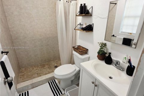 Commercial property in Miami Gardens, Florida 1 bedroom № 1946429 - photo 8