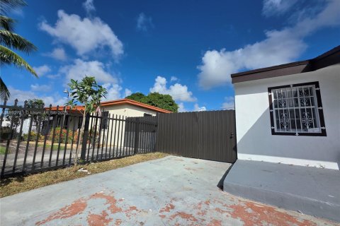 Immobilier commercial à louer à Miami Gardens, Floride: 1 chambre № 1946429 - photo 13
