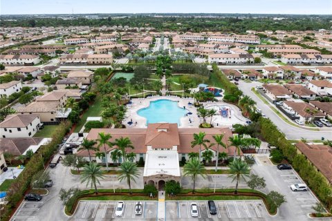 Townhouse in Homestead, Florida 3 bedrooms, 142.6 sq.m. № 2002196