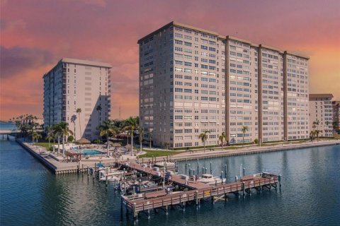 Condominio en venta en Saint Petersburg, Florida, 2 dormitorios, 161.65 m2 № 1543644 - foto 1