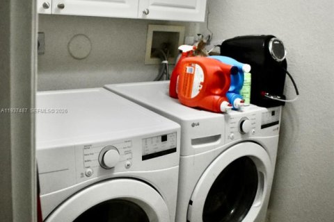 Casa en venta en Sunrise, Florida, 4 dormitorios, 212.19 m2 № 2053477 - foto 22