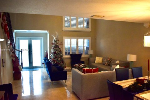 Casa en venta en Sunrise, Florida, 4 dormitorios, 212.19 m2 № 2053477 - foto 5