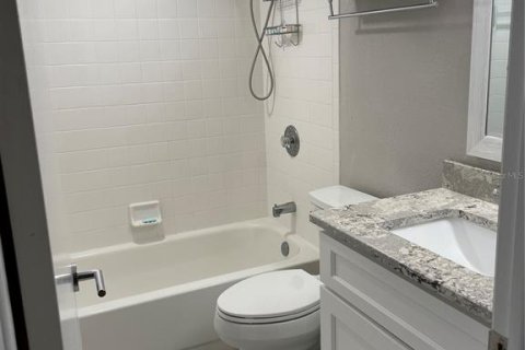 Townhouse in Indian Shores, Florida 3 bedrooms, 138.24 sq.m. № 1915846 - photo 10