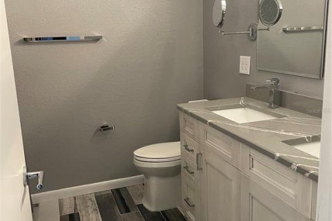 Townhouse in Indian Shores, Florida 3 bedrooms, 138.24 sq.m. № 1915846 - photo 17