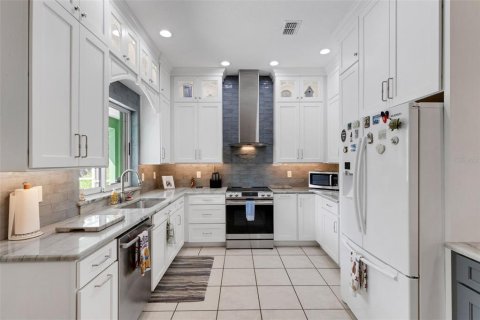 House in Lakeland, Florida 3 bedrooms, 197.79 sq.m. № 1904420 - photo 5