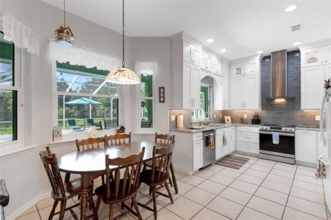 House in Lakeland, Florida 3 bedrooms, 197.79 sq.m. № 1904420 - photo 3