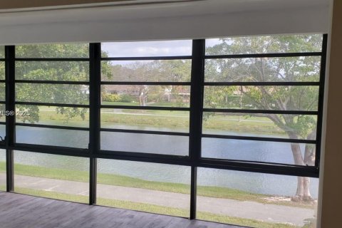 Condo in Miami, Florida, 2 bedrooms  № 2037017