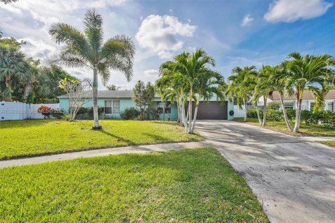 Casa en venta en Boynton Beach, Florida, 4 dormitorios, 159.33 m2 № 1984721 - foto 2
