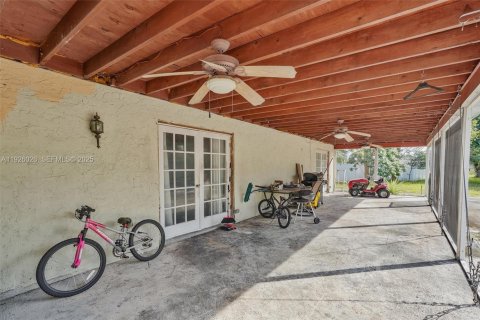 Casa en venta en Boynton Beach, Florida, 4 dormitorios, 159.33 m2 № 1984721 - foto 27