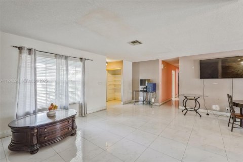 Casa en venta en Boynton Beach, Florida, 4 dormitorios, 159.33 m2 № 1984721 - foto 5
