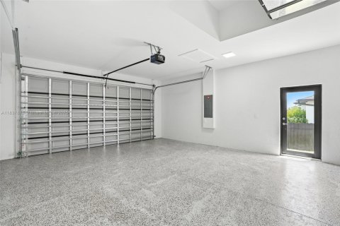 Villa ou maison à vendre à Cape Coral, Floride: 3 chambres, 166.57 m2 № 1966498 - photo 22