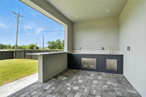 Villa ou maison à vendre à Cape Coral, Floride: 3 chambres, 166.57 m2 № 1966498 - photo 25