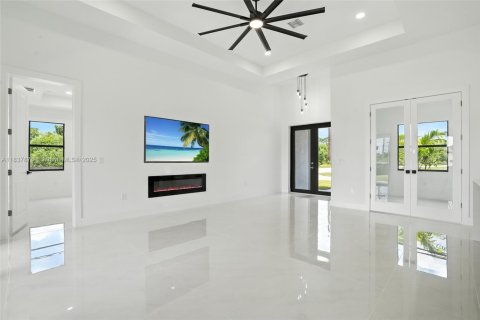 Villa ou maison à vendre à Cape Coral, Floride: 3 chambres, 166.57 m2 № 1966498 - photo 4