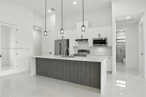 Villa ou maison à vendre à Cape Coral, Floride: 3 chambres, 166.57 m2 № 1966498 - photo 7