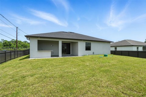 Villa ou maison à vendre à Cape Coral, Floride: 3 chambres, 166.57 m2 № 1966498 - photo 28