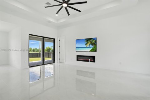 Villa ou maison à vendre à Cape Coral, Floride: 3 chambres, 166.57 m2 № 1966498 - photo 6