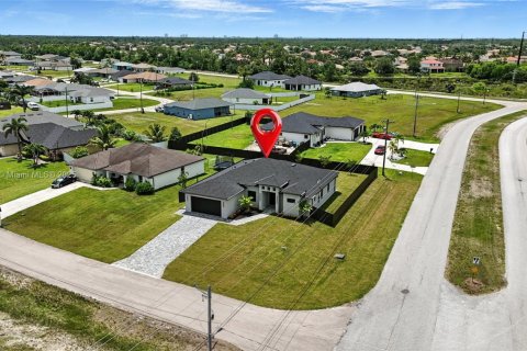 Villa ou maison à vendre à Cape Coral, Floride: 3 chambres, 166.57 m2 № 1966498 - photo 5